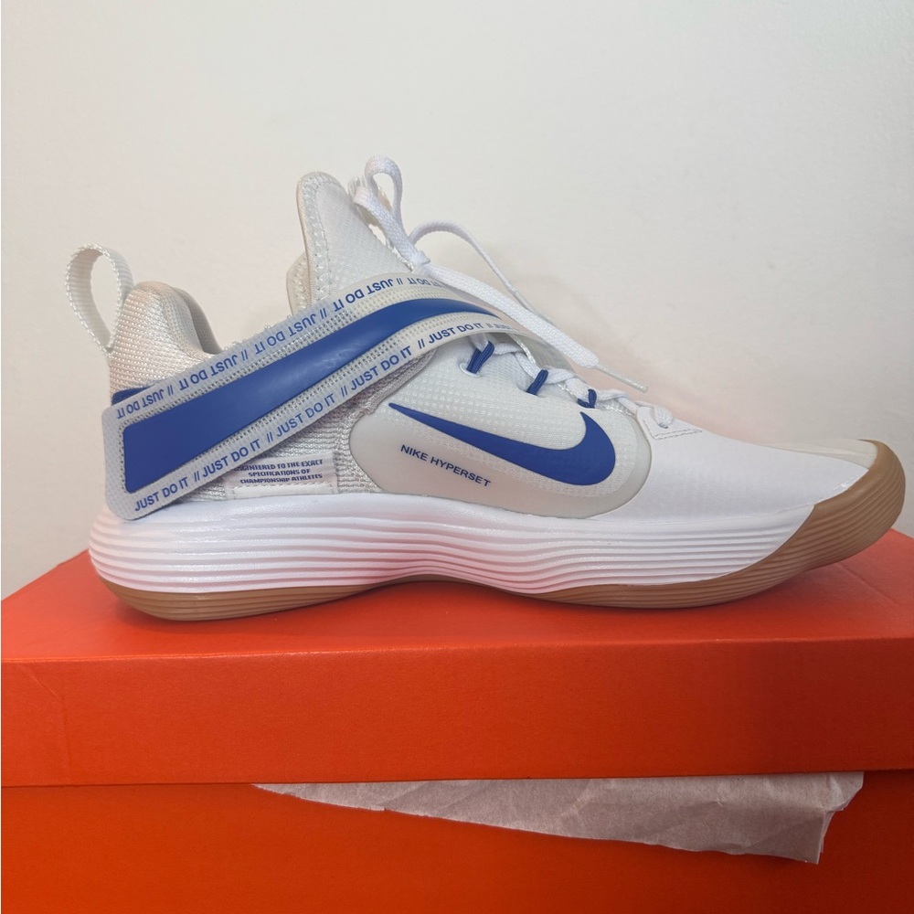 Nike HyperSet White Women Volleyball/Basketball Shoes NWT Size 11